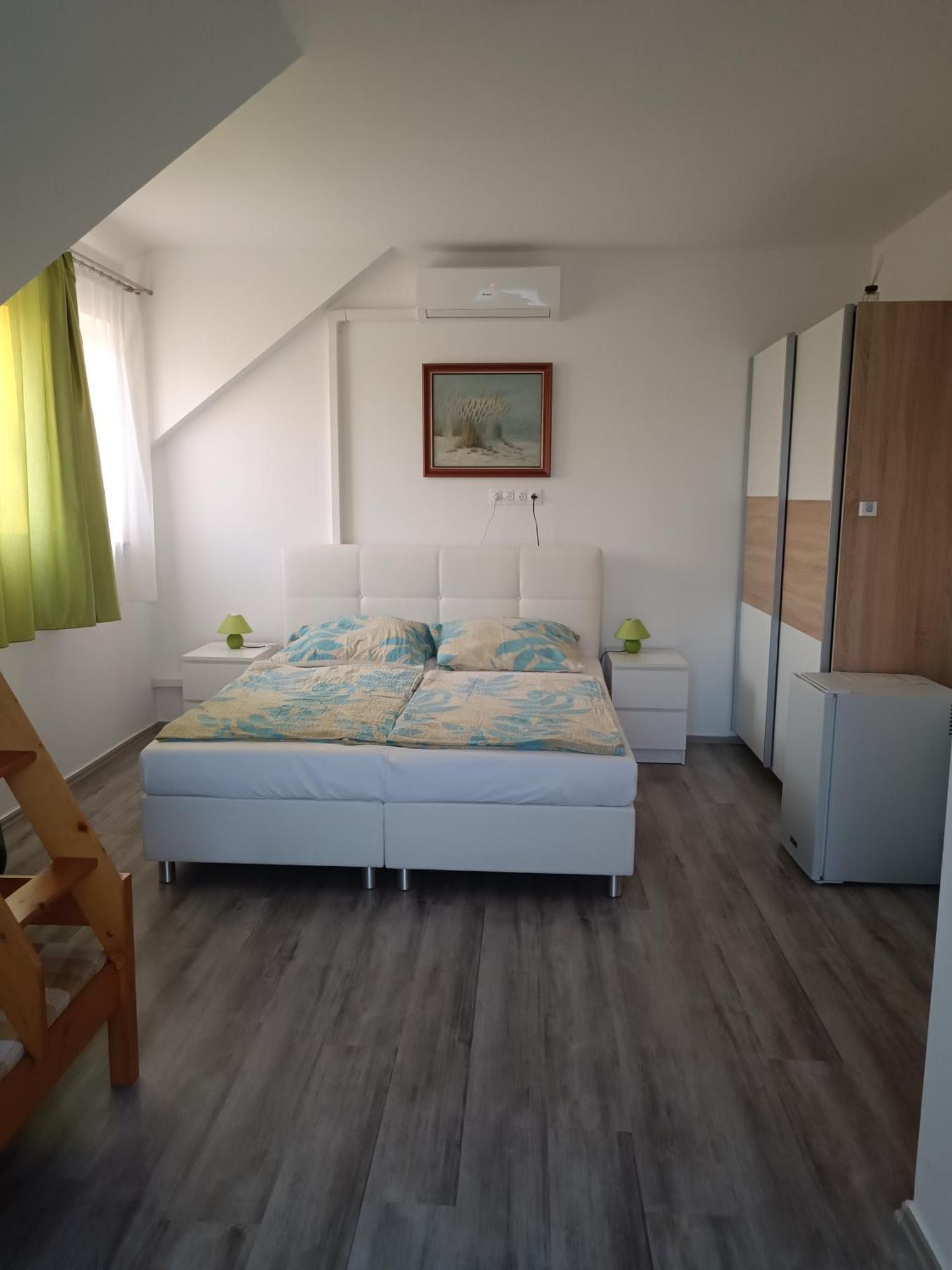 Hotel Katalin Vendeghaz Gyenesdiás Zewnętrze zdjęcie
