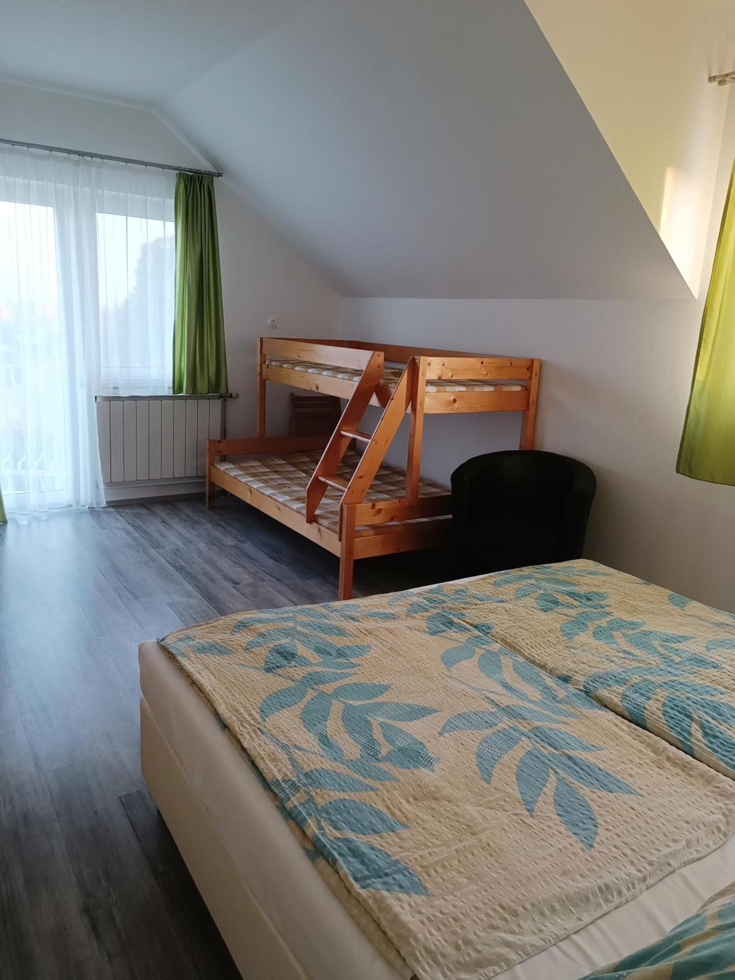 Hotel Katalin Vendeghaz Gyenesdiás Zewnętrze zdjęcie